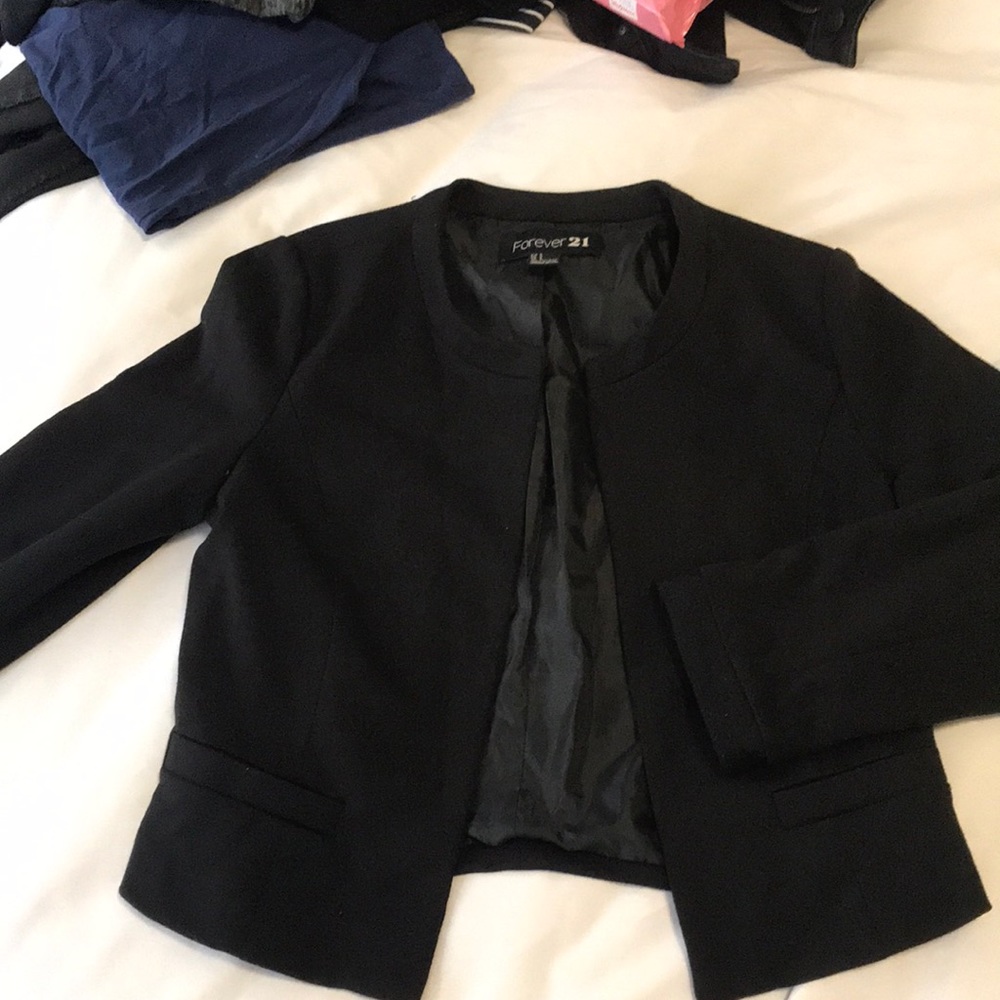 Cropped Black Forever 21 Blazer